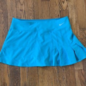 Nike small blue green pleated tennis skirt